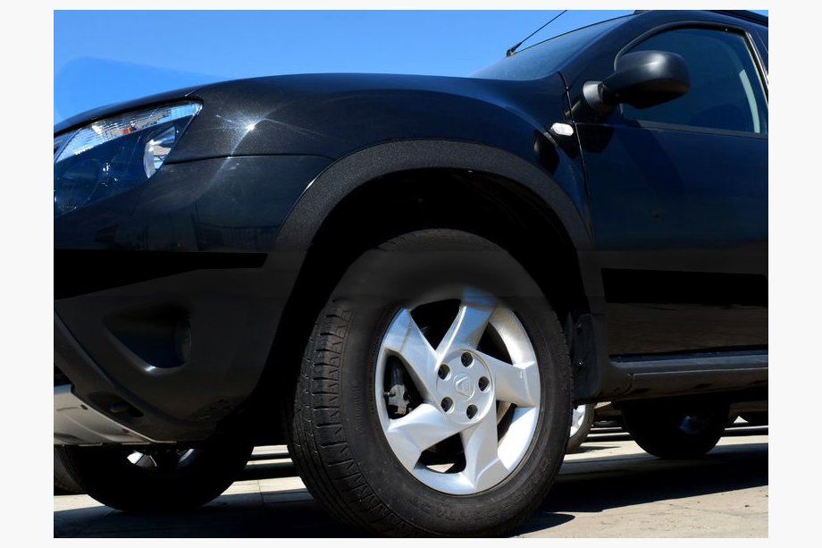 Renault Duster 2008–2017 Lemy blatníkov (4 ks, čierny kov) Matná čierna Image