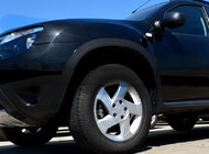 Renault Duster 2008–2017 Lemy blatníkov (4 ks, čierny kov) Matná čierna fotografia 1