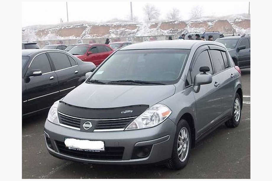 Nissan Tiida 2004–2011 Deflektor kapoty (VIP) Image
