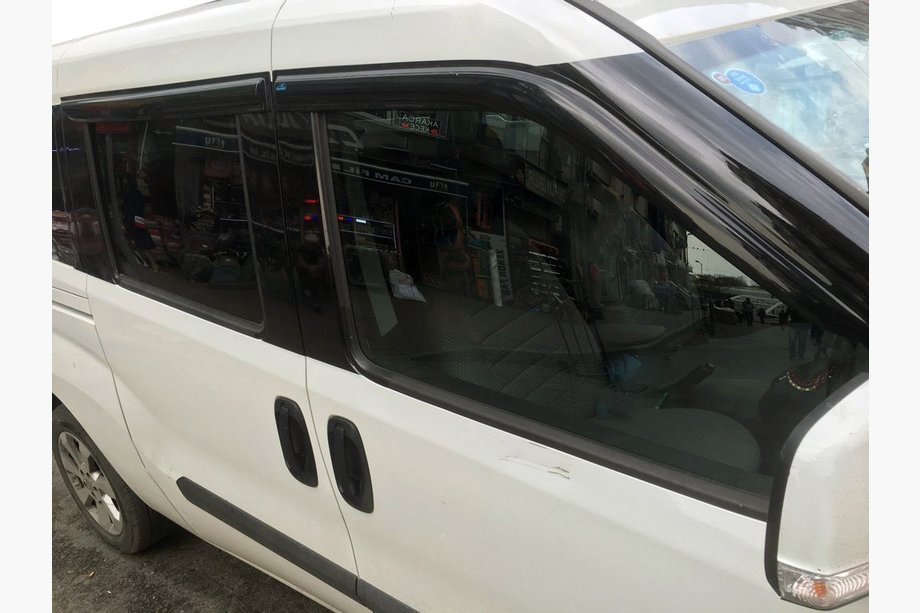 Opel Combo 2012–2018 Okenné deflektory Aomis (4 ks) Image