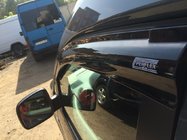 Volkswagen Caddy 2004–2010 Okenné deflektory (2 ks, TeamRacing) fotografia 5