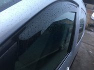 Volkswagen Caddy 2010–2015 Okenné deflektory (2 ks, Niken) fotografia 5