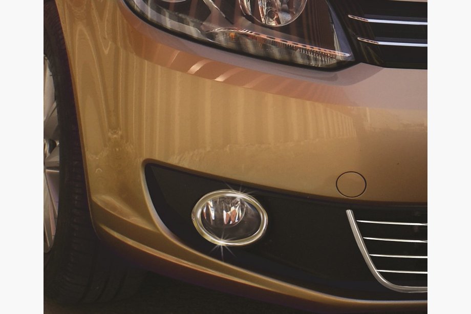 Volkswagen Caddy 2010–2015 Chrómové kryty hmloviek (2 ks, nerez) Carmos - turecká oceľ Image