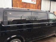 Volkswagen T5 2010–2015 Strešné lyžiny CROWN (matná sivá) fotografia 3
