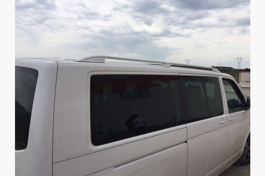 Volkswagen T5 Multivan 2003–2010 Strešné lyžiny Skyport (biele) Image