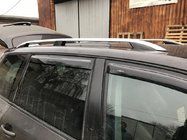 Volkswagen Touareg 2002–2010 Strešné lyžiny Skyport (matná sivá) fotografia 4