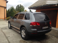 Volkswagen Touareg 2002–2010 Strešné lyžiny chrómované (plastové pätky) Kovová pätka fotografia 6