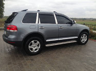 Volkswagen Touareg 2002–2010 Strešné lyžiny chrómované (plastové pätky) Kovová pätka fotografia 3
