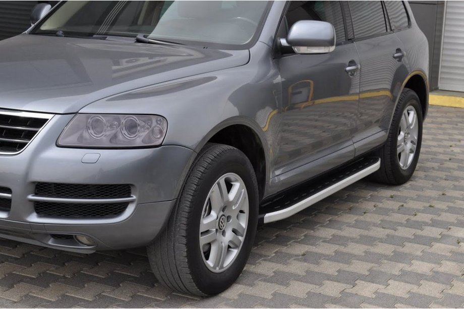 Volkswagen Touareg 2002–2010 Bočné nášľapy Fullmond (2 ks, hliník) Image