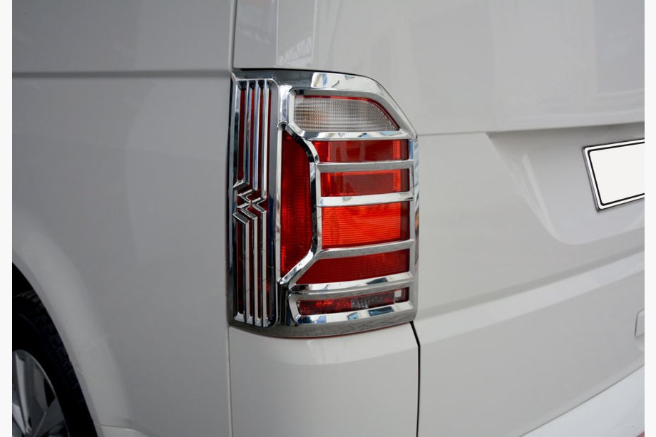 Volkswagen T6 2015–2024 Chrómové rámiky zadných svetiel OmsaLine (2 ks, ABS chróm) Image