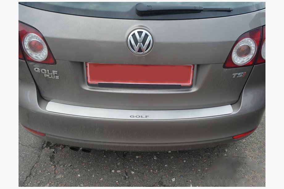 Volkswagen Golf 5 2003–2009 Nerezová lišta na zadný nárazník Nataniko (nerezová oceľ) Hatchback Image