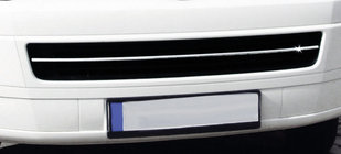Volkswagen T5 Caravelle 2004–2010 Nerezová lišta na mriežku nárazníka Carmos - turecká oceľ fotografia 3