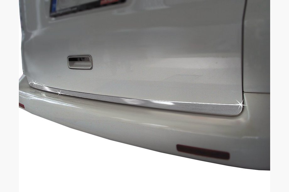 Volkswagen T5 Multivan 2003–2010 Nerezová lišta na hranu batožinového priestoru Carmos, 1 dvere – výklopné nahor Image