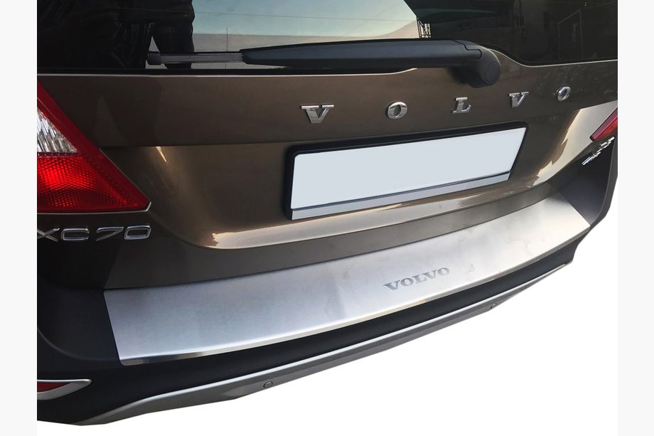 Volvo XC70 2007–2013 Nerezová lišta na zadný nárazník s ohybom Nataniko Image