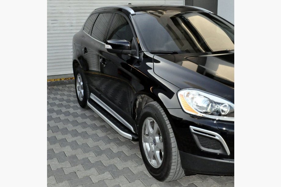 Volvo XC90 2002–2014 Bočné nášľapy Fullmond (2 ks, hliník) Image