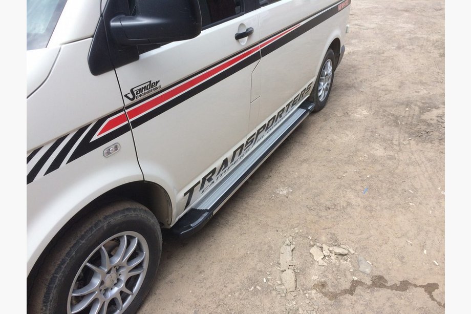 Volkswagen T5 Multivan 2003–2010 Bočné nášľapy Rainbow (2 ks, hliník) Image