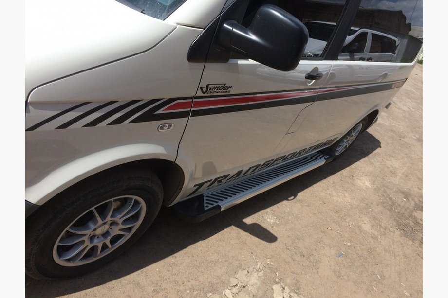 Volkswagen T5 Multivan 2003–2010 Bočné nášľapy Line typ (2 ks, hliník) Krátky rázvor Image