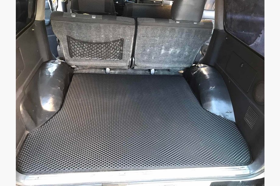 Toyota Land Cruiser 80 1990–1997 Vanička do kufra (EVA, čierna) Image