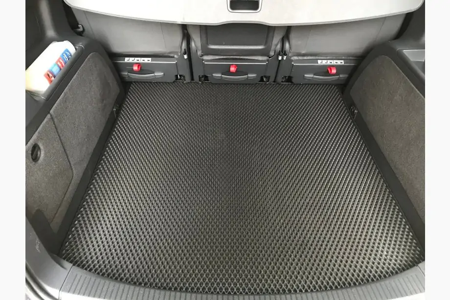 Volkswagen Touran 2010–2015 Vanička do kufra (EVA, 5 miest, čierna) Image