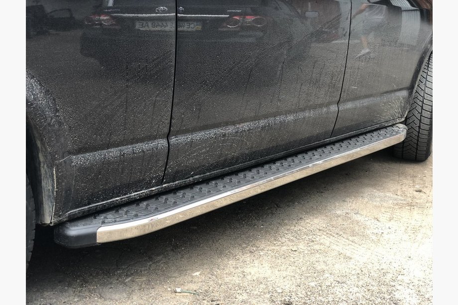 Volkswagen T5 2010–2015 Bočné nášľapy BlackLine (2 ks, hliník) Dlhý rázvor Image