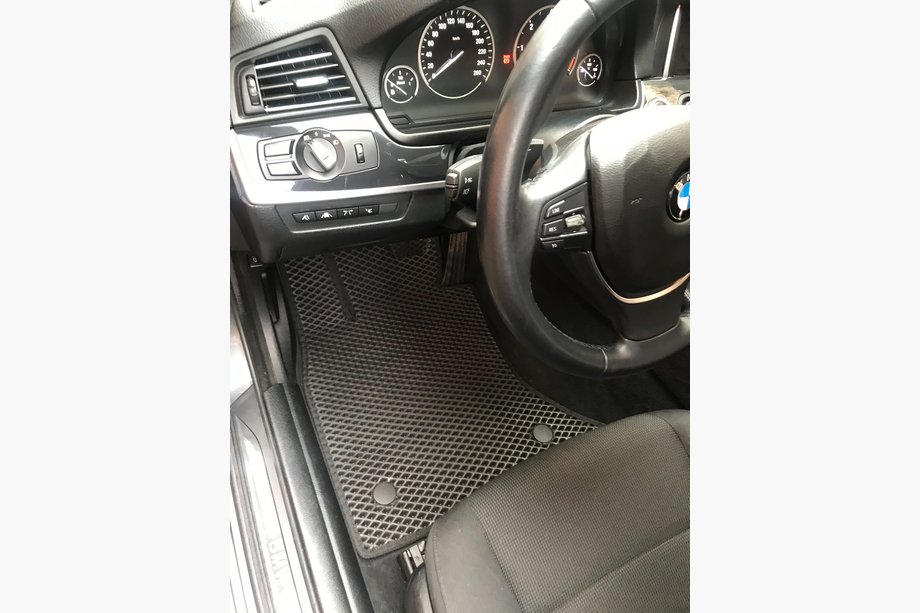 BMW 5. rad F10/F11 2010–2016 Autokoberce 2013-2016 (EVA, čierne) Image