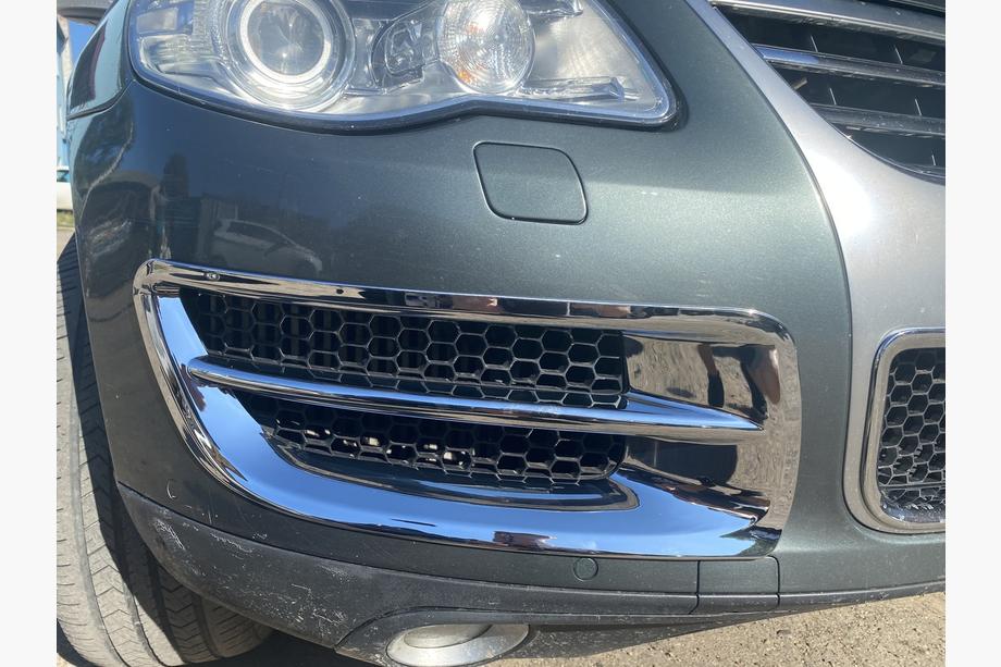 Volkswagen Touareg 2002–2010 Kryty hmlových svetiel 2008-2010 (2 ks, plast) Image