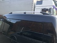 Volkswagen Caddy 2004–2010 Chrómové strešné lyžiny Maxi, plastové pätky fotografia 1