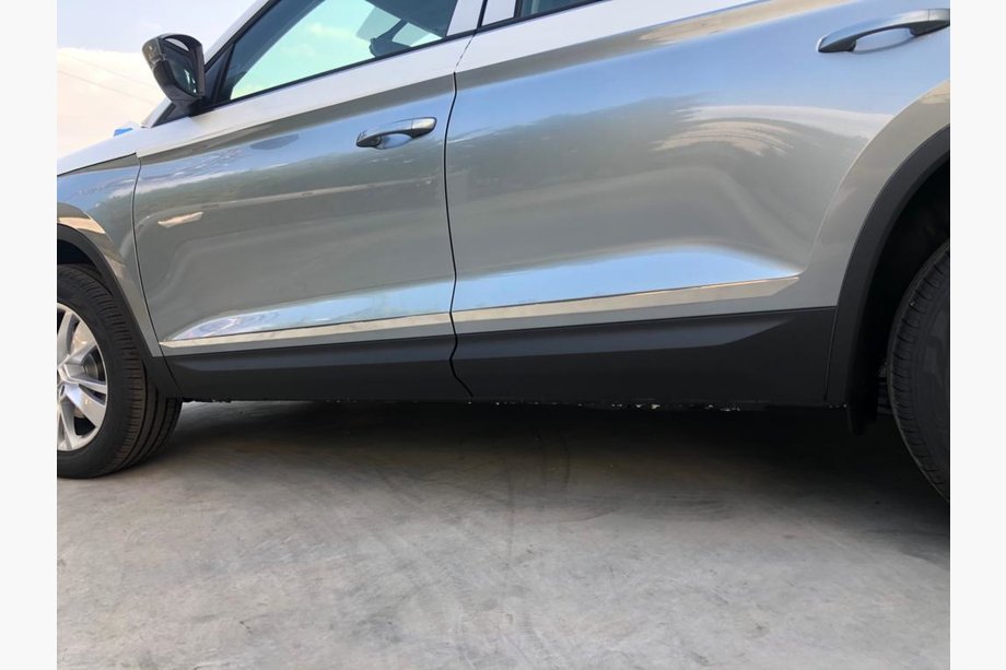 Skoda Kodiaq 2016–2023 Široká dverová lišta Carmos (nerez) Image