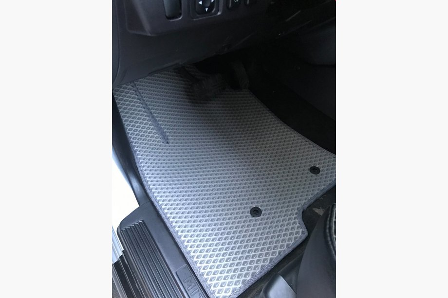 Mitsubishi Pajero Sport 2008–2015 EVA autokoberce (sivé) Image