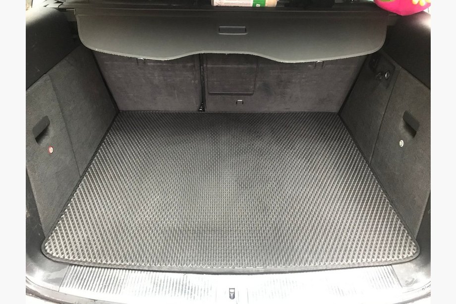 Volkswagen Touareg 2010–2018 Vanička do kufra V1 (EVA, čierna) Image