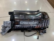 Toyota Land Cruiser 200 2007–2021 Predné svetlomety 2016+ (Bugatti) fotografia 3