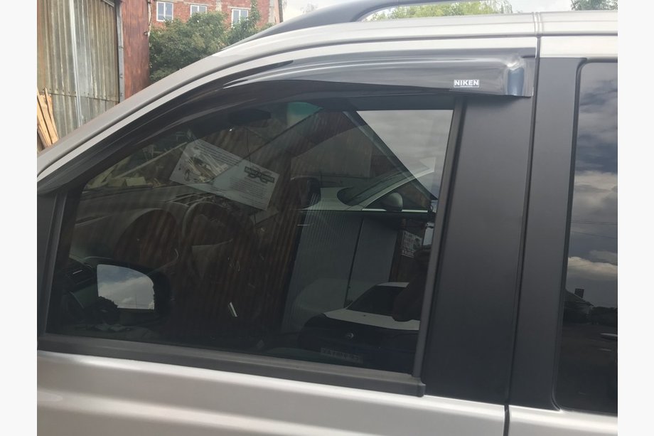 Mercedes Vito W639 2004–2014 Okenné deflektory (2 ks, Niken) Image