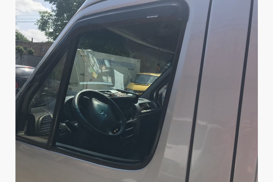 Volkswagen LT 1995–2006 Okenné deflektory (2 ks, Sunflex) Image