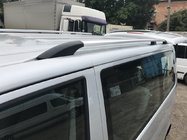Volkswagen T5 2010–2015 Chrómové strešné lyžiny Dlhý rázvor, plastové pätky fotografia 1