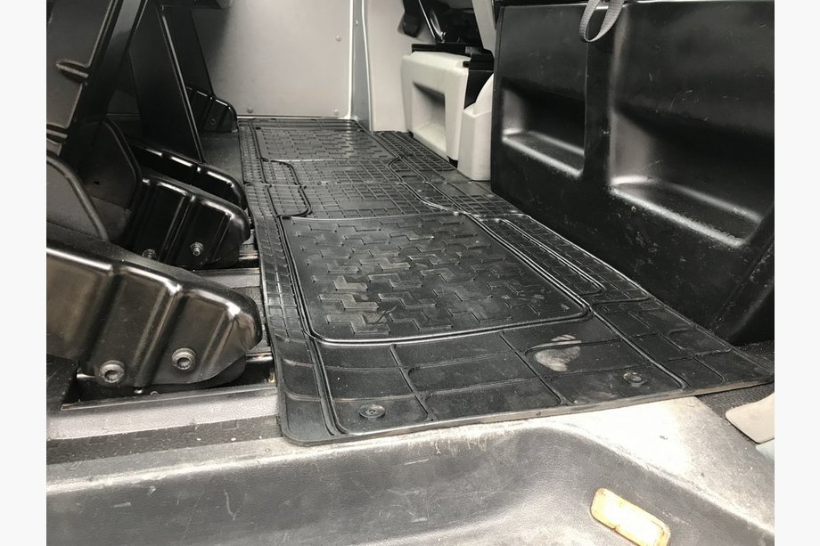 Volkswagen T5 2010–2015 Zadné rohože (2 ks, Polytep) Image