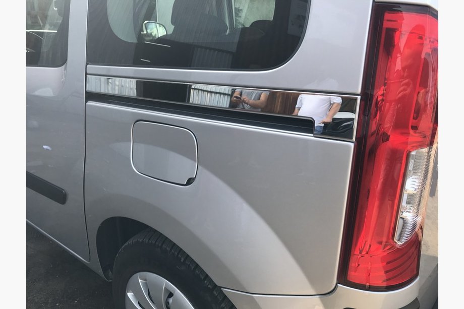 Renault Kangoo 2008–2020 Lišta pod posuvné dvere (2 ks, nerez) Image