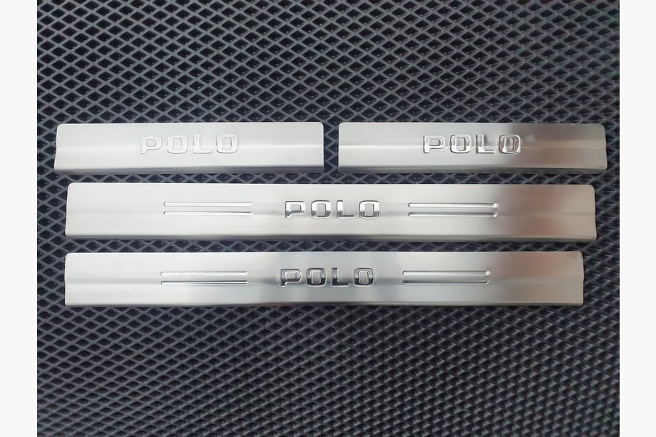 Volkswagen Polo 1994–2001 Nerezové kryty prahov Carmos (4 ks) Image