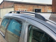 Peugeot Partner Tepee 2008–2018 Strešné lyžiny Skyport (čierne) fotografia 1