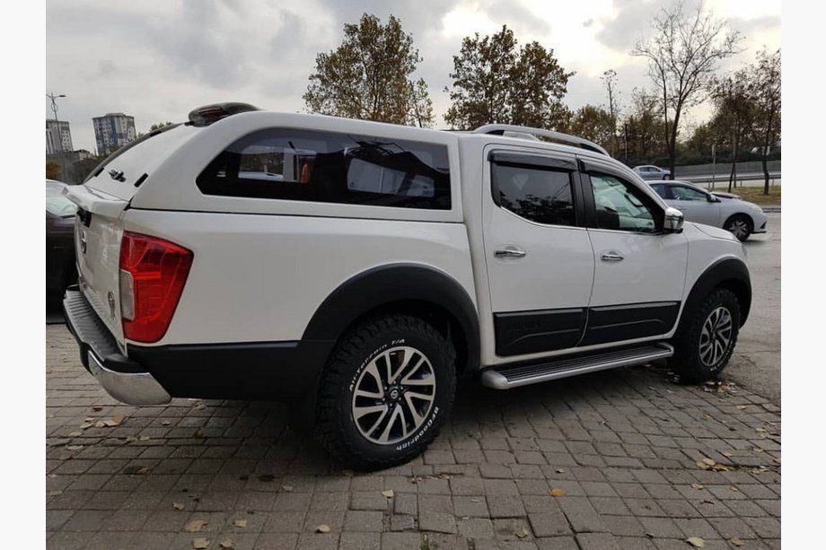 Nissan Navara/NP300 2016– Hardtop na korbu (Canopy) Image