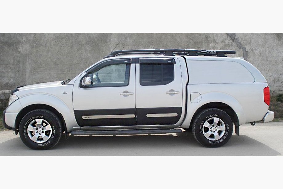 Nissan Navara 2006–2015 Hardtop na korbu Canopy commercial Image