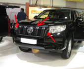 Toyota Land Cruiser Prado 150 2009–2023 Maska chladiča 2017↗ čierna, originál (s krátkymi lištami) fotografia 4