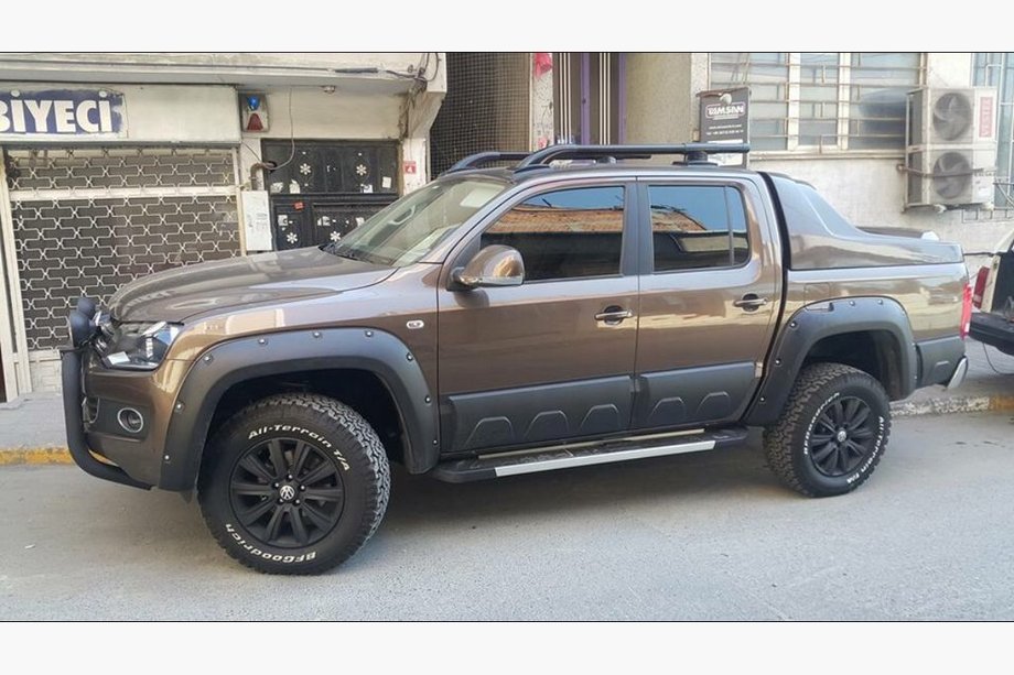 Volkswagen Amarok 2010–2022 Bočné nášľapy RedLine Black (2 ks, hliník) Image
