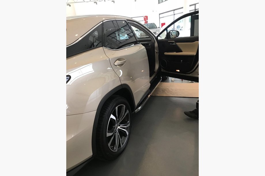 Lexus RX 2016–2022 Bočné nášľapy BlackLine (2 ks) Image