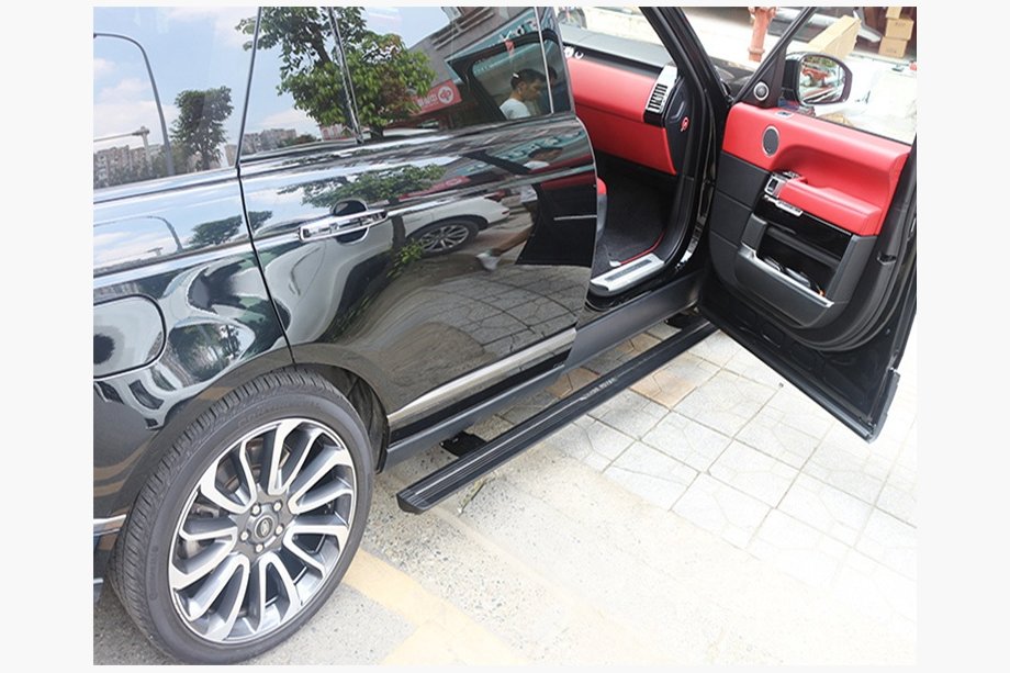 Range Rover III L322 2002–2012 Bočné nášľapy s výsuvným mechanizmom (2 ks, hliník) Fotografia 1