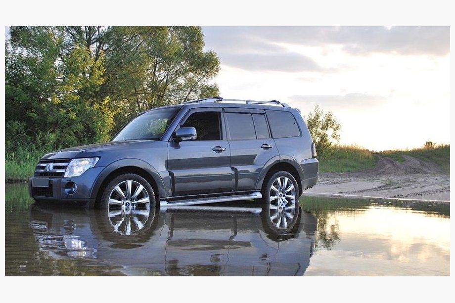 Mitsubishi Pajero Wagon IV 2006–2021 Okenné veterné deflektory (4 ks, Cobra) Image
