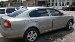 Skoda Octavia II A5 2010–2013 Okenné deflektory LiftBack (4 ks, SIM) fotografia 1
