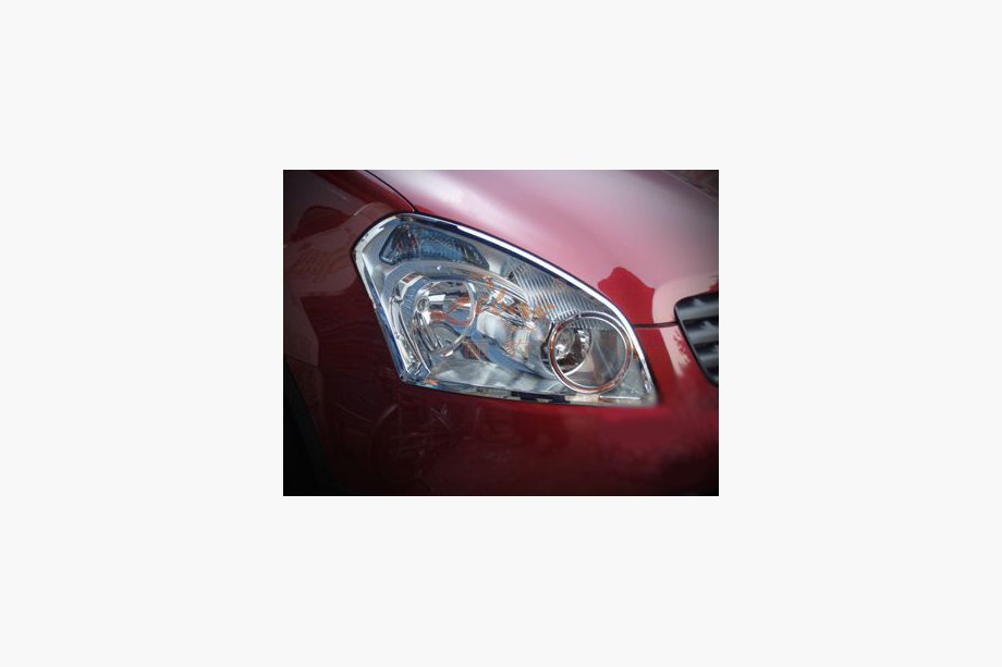 Nissan Qashqai 2007–2010 Chrómové kryty svetlometov (2 ks, plast) Image