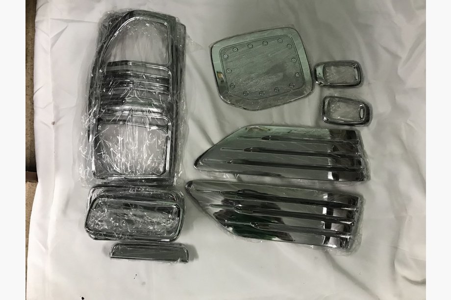 Toyota Land Cruiser 90 Prado 1996–2002 Chrómový paket (sada) Image