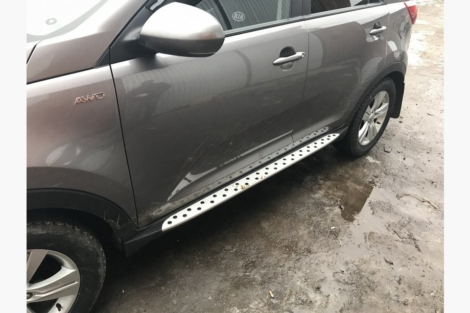 Kia Sportage 2010–2015 Niken BMW-style bočné nášľapy (2 ks, hliník) Image
