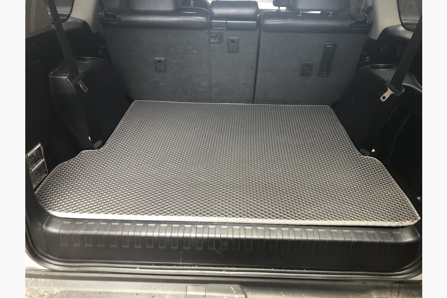 Toyota Land Cruiser Prado 150 2009–2023 Vanička do kufra pre 7-miestne EVA (čierna) Image